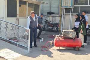 زیباسازی و رنگ‌آمیزی نرده‌های دانشکده با دستور و نظارت مستقیم معاون پشتیبانی و تلاش تیم فنی